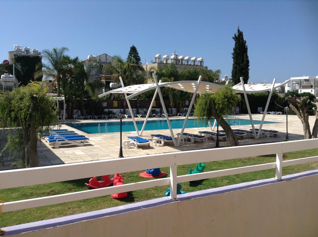 Valana Hotel Apartments Лимасол Екстериор снимка